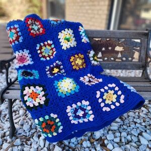 Handmade Granny Square Crochet Afghan Blanket Blue Trim 60"×38" Roseanne Style